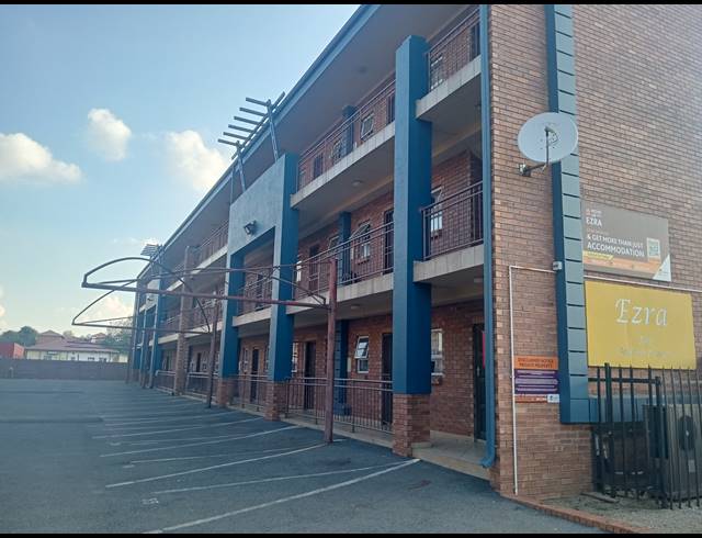 1 BEDROOM FLAT FOR SALE IN KEMPTON PARK AH